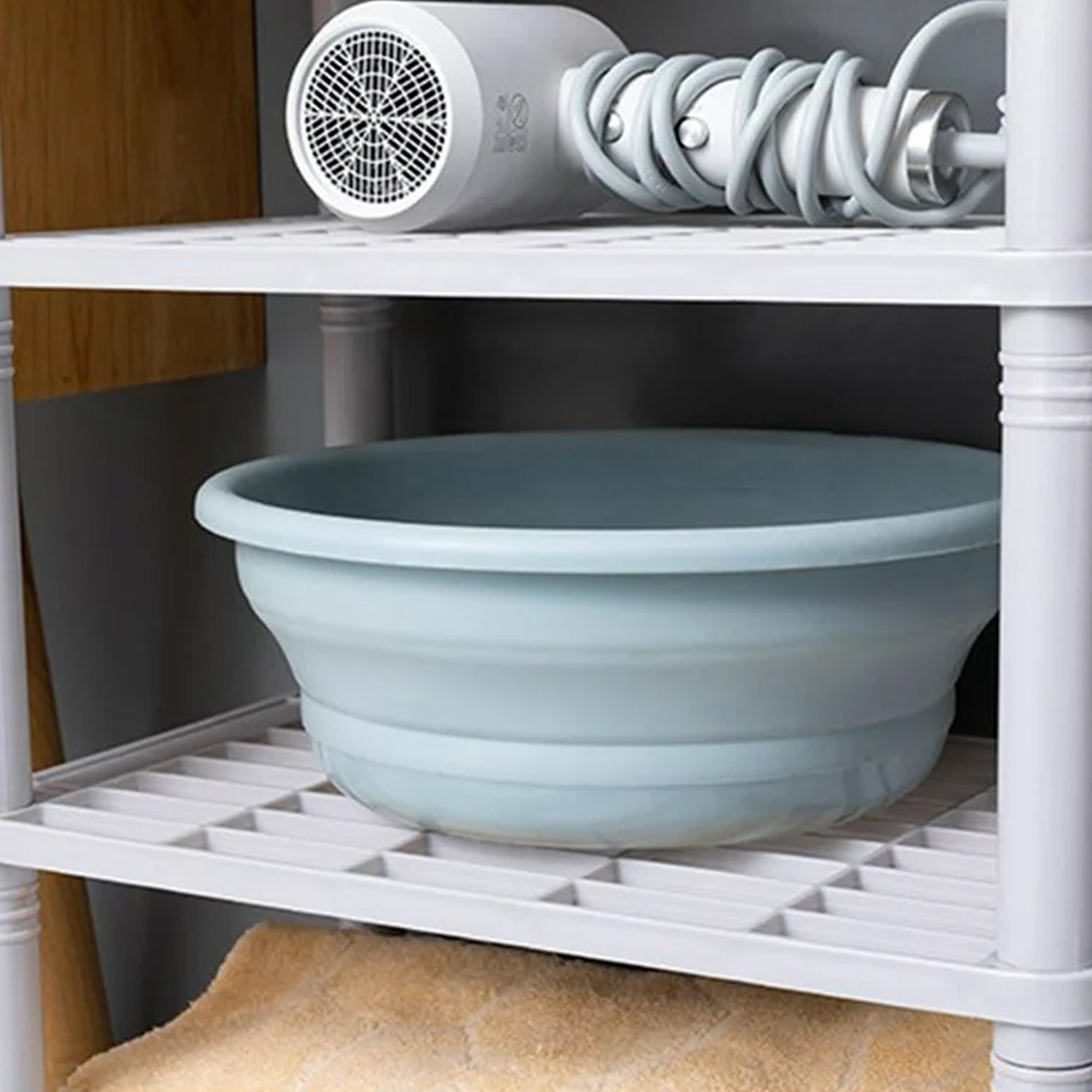 4-layer multifunctional storage shelf, designed for narrow spaces in kitchen or bathroom. 4-layer multifunctional storage shelf, designed for narrow spaces in kitchen or bathroom.